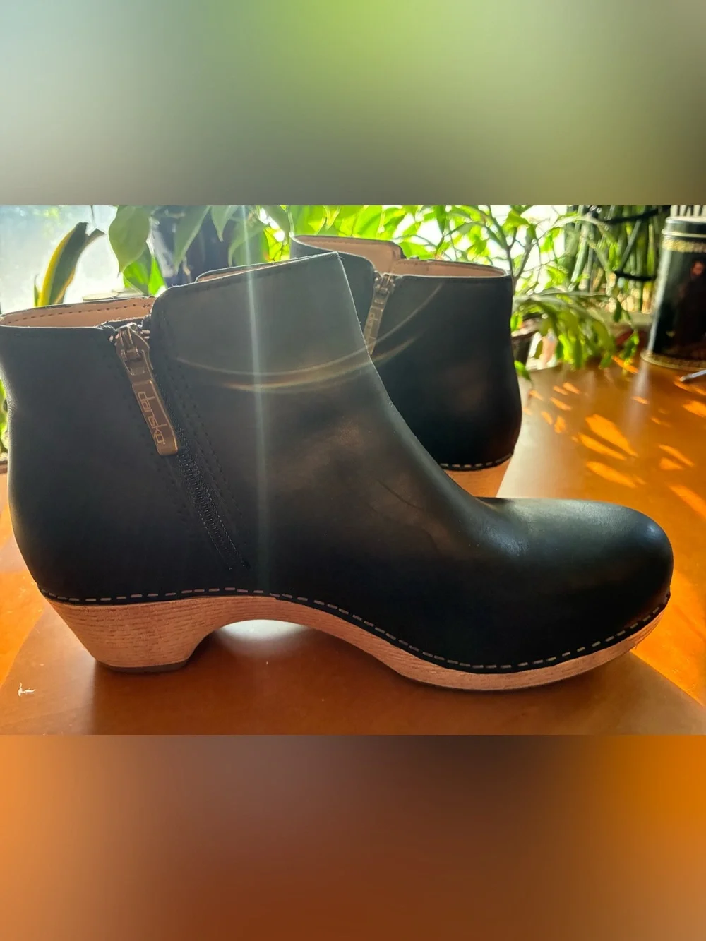 Dansko sleek black